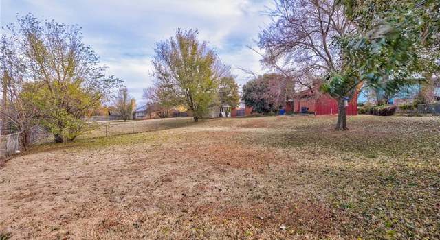 Photo of 329 Memory Ln, Edmond, OK 73013