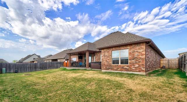 Photo of 808 Lindsey Ln, Moore, OK 73160