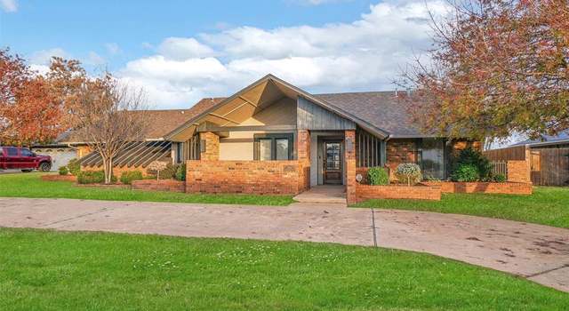 Photo of 1640 Crestview Dr, Cordell, OK 73632
