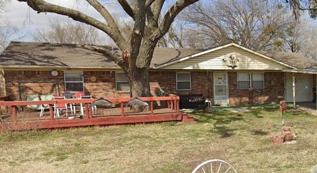 Photo of 302 W Chickasaw St, Wynnewood, OK 73098