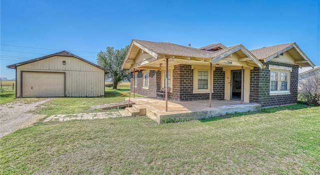 Photo of 1308 7th St, Lone Wolf, OK 73655