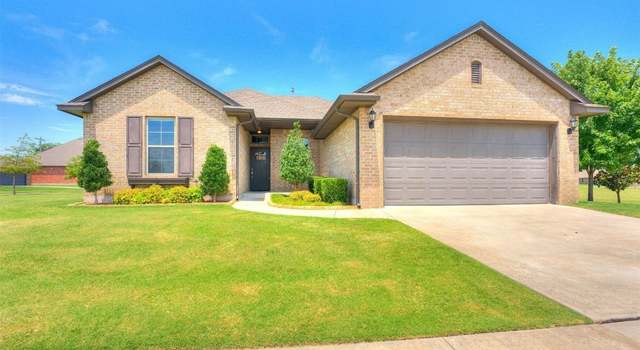 Photo of 869 SW 11th St, Moore, OK 73160