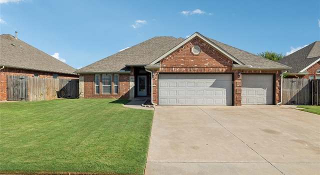 Photo of 551 W Pawnee Court Way, Mustang, OK 73064