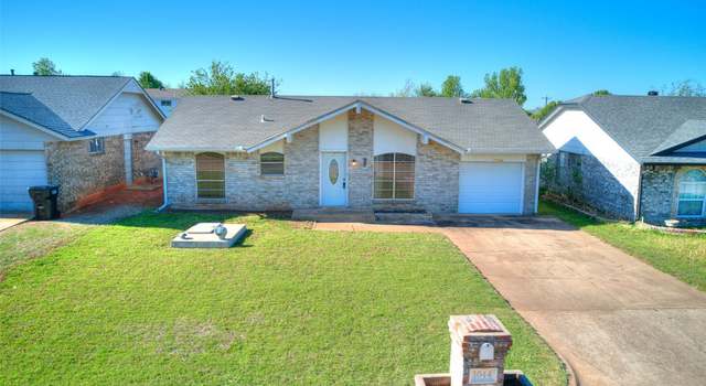 Photo of 1044 NW 24th St, Moore, OK 73160