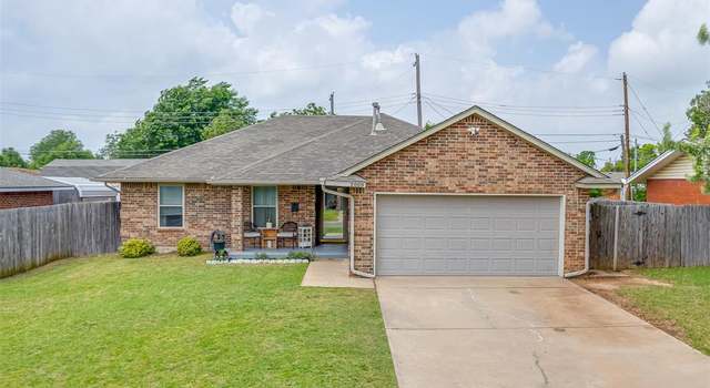 Photo of 2009 Astoria Dr, Moore, OK 73160