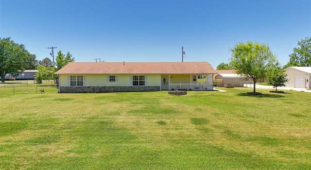 Photo of 1006 E Highland St, Tecumseh, OK 74873