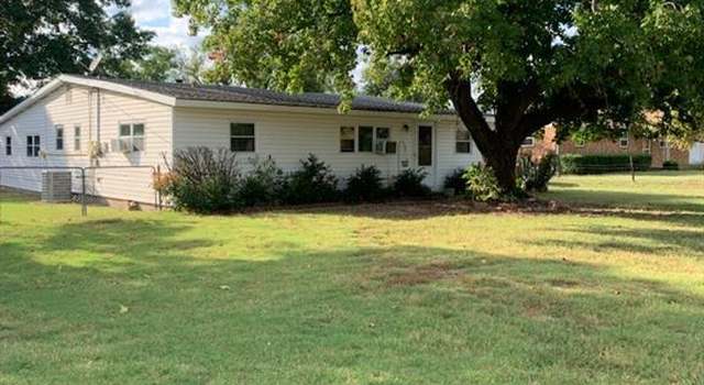 Photo of 400 Old River Rd, Ponca City, OK 74604
