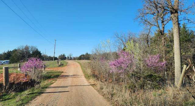 Photo of 42 Autumn Wood Farms Rd, Guthrie, OK 73044