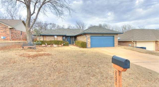 Photo of 2521 Northwood Ln, Edmond, OK 73013