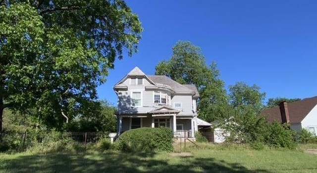 Photo of 820 NW E St, Ardmore, OK 73401