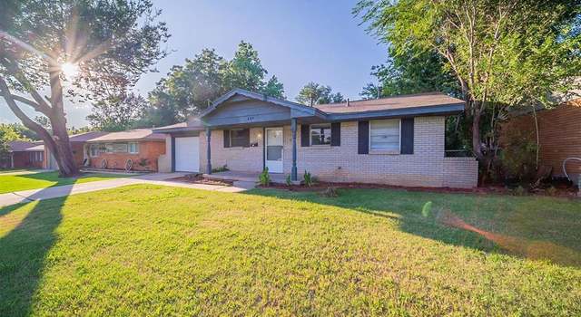 Photo of 621 SW 1st St, Moore, OK 73160