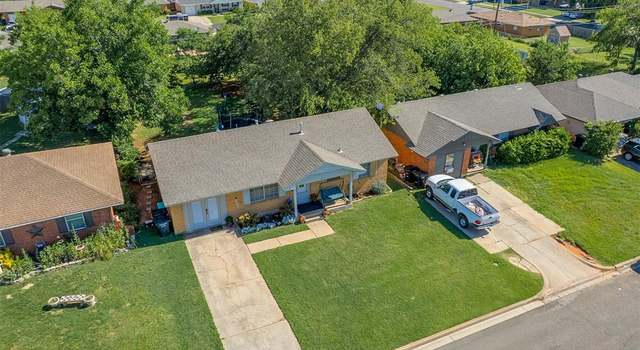 Photo of 717 SW 4th Pl, Moore, OK 73160