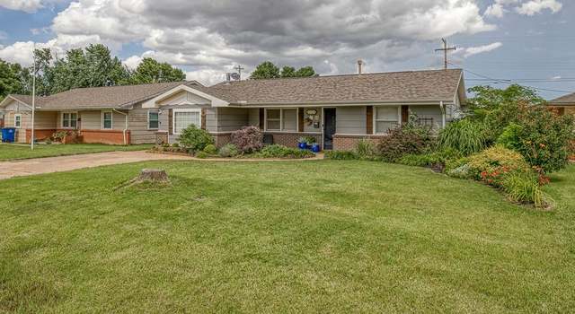 Photo of 605 S Cimarron St, Hennessey, OK 73742
