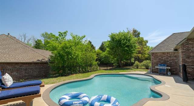 Photo of 109 Lakeview Ct, Edmond, OK 73003
