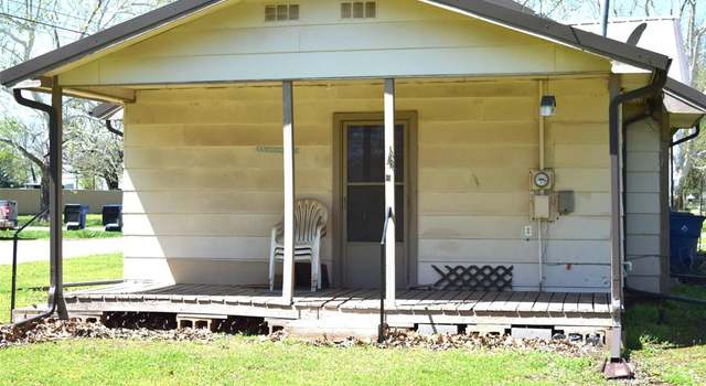 Photo of 605 SW 6th St, Lindsay, OK 73052