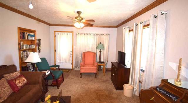 Photo of 605 SW 6th St, Lindsay, OK 73052