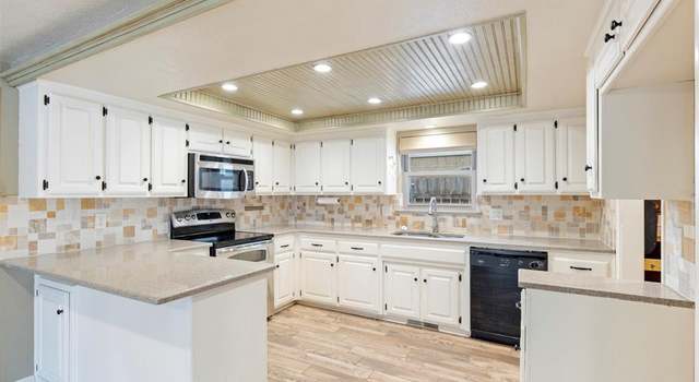 Photo of 10008 Paisley Rd, Yukon, OK 73099