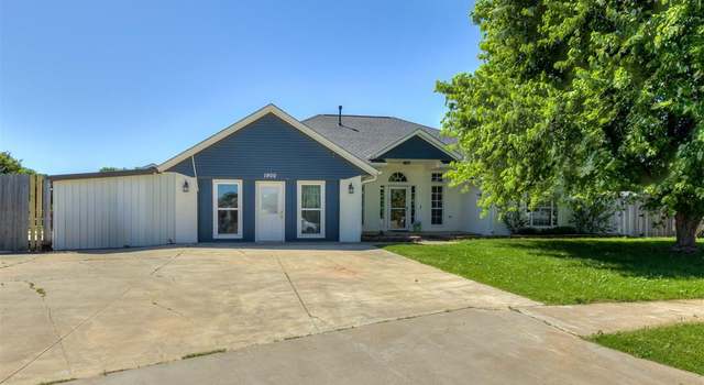Photo of 1900 New Haven Ct, Moore, OK 73160