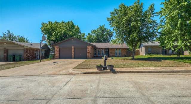 Photo of 1010 Arlington Dr, Yukon, OK 73099