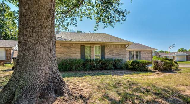 Photo of 400 Pumpkin Cir, Yukon, OK 73099