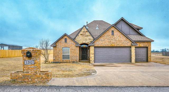 Photo of 1202 Ella Dr, Tuttle, OK 73089