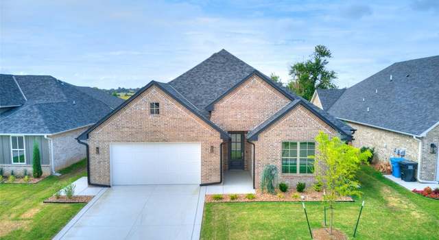 Photo of 208 Pont Neuf Ct, Edmond, OK 73034