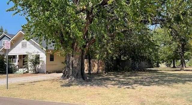 Photo of 307 W Tonhawa St, Norman, OK 73069
