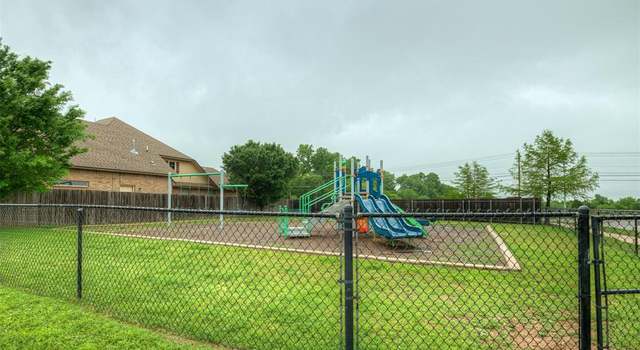 Photo of 9117 NW 92nd St, Yukon, OK 73099