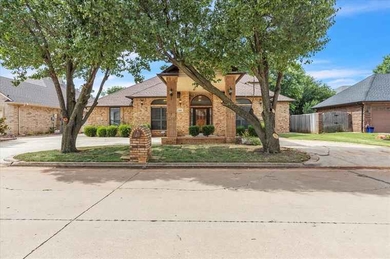 Photo of 8100 NW 100th St Oklahoma City, OK 73162