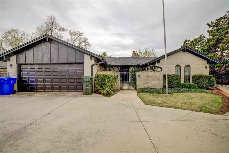Photo of 2328 Parkland Way Norman, OK 73069