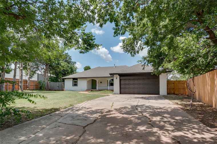 Photo of 6701 N Woodward Dr Oklahoma City, OK 73116