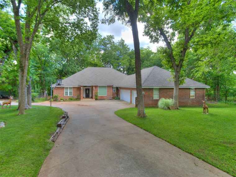 Photo of 801 Sky Ct Norman, OK 73026