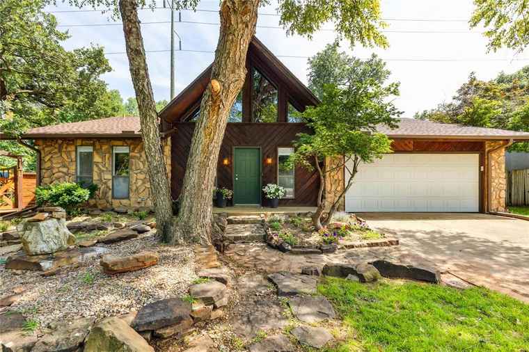 Photo of 1000 Ridgecrest Rd Edmond, OK 73013