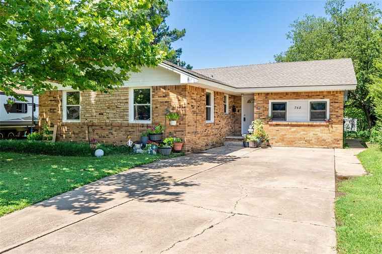Photo of 748 Highland Pkwy Norman, OK 73069