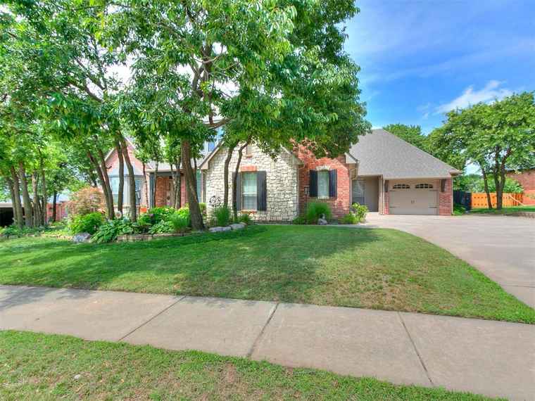 Photo of 3133 Beacon Hill St Edmond, OK 73034