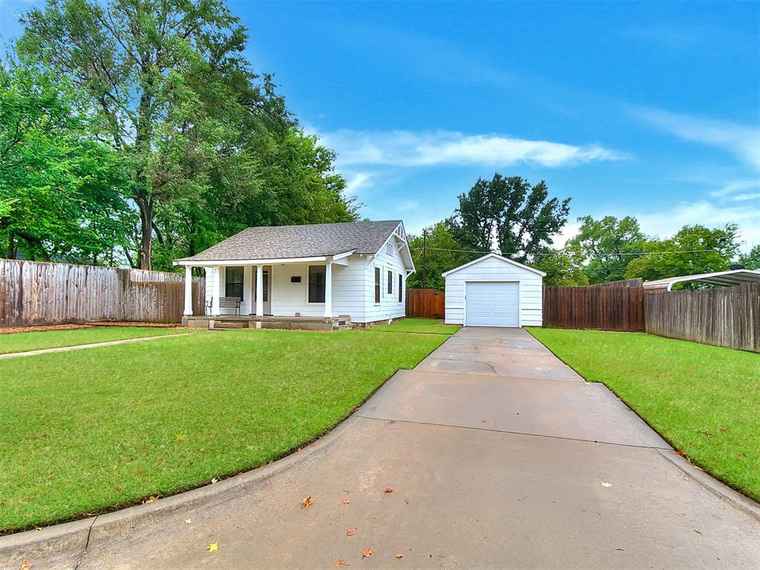 Photo of 106 W Rich St Norman, OK 73069
