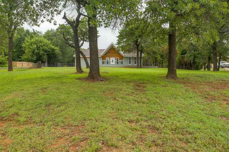 Photo of 6320 Raintree Dr Oklahoma City, OK 73150