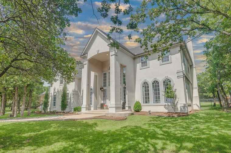 Photo of 1904 Rockport Rd Edmond, OK 73013