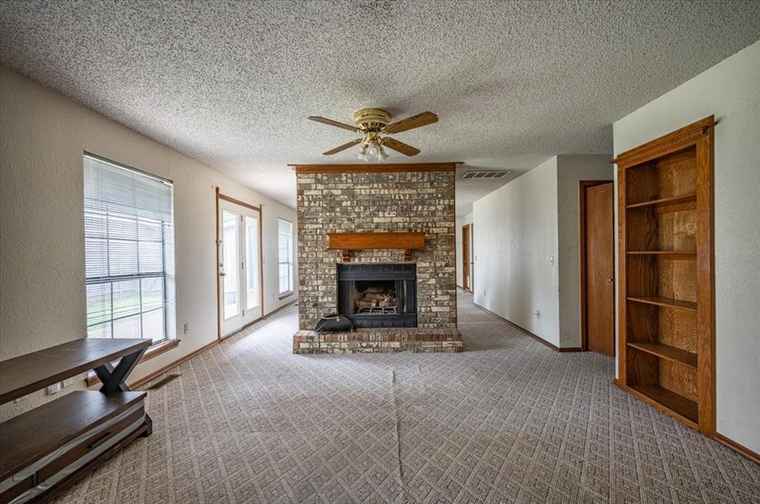 Photo of 11020 Davis St Oklahoma City, OK 73162