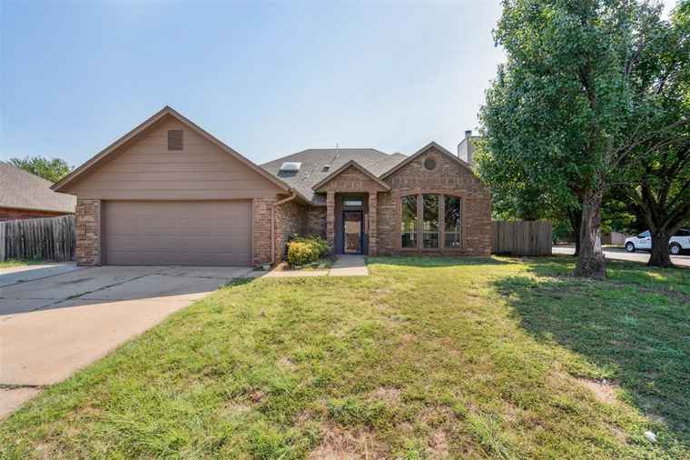 Photo of 17608 Brass Dr Edmond, OK 73012
