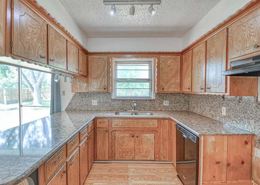314 NW Compass Dr, Lawton, OK 73505