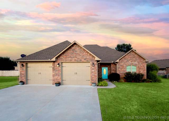 Property at 509 Kimberly Dr, Checotah, OK 74426, 3 beds, 2.5 baths