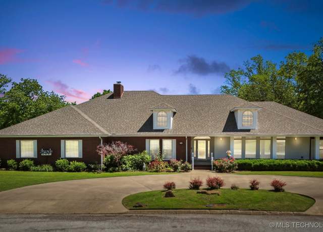 Property at 99 Westwood Ave, Vinita, OK 74301, 4 beds, 2.5 baths