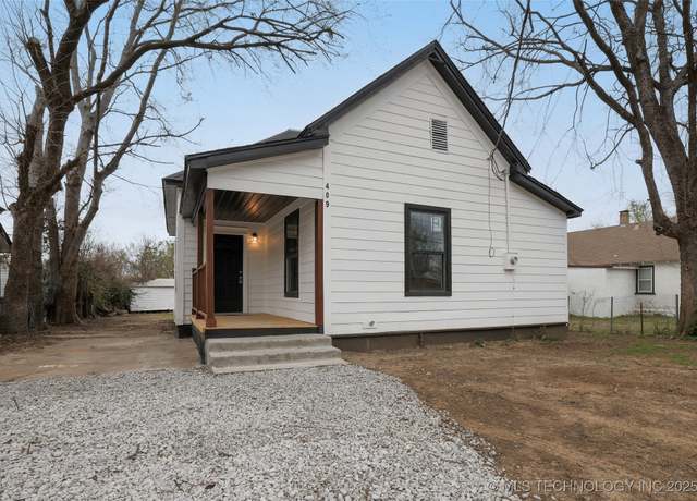 Property at 409 N Cherokee St, Claremore, OK 74017, 3 beds, 1 bath