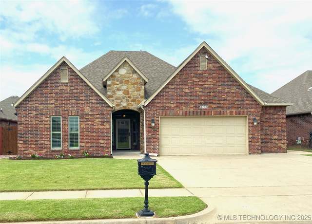 Property at 4706 S 182nd EastAvenue, Tulsa, OK 74134, 3 beds, 2 baths