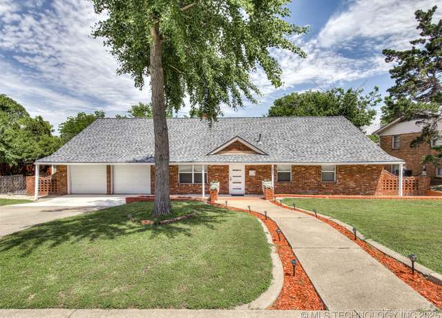 Property at 1763 S Darlington Ave, Tulsa, OK 74112, 3 beds, 2.5 baths