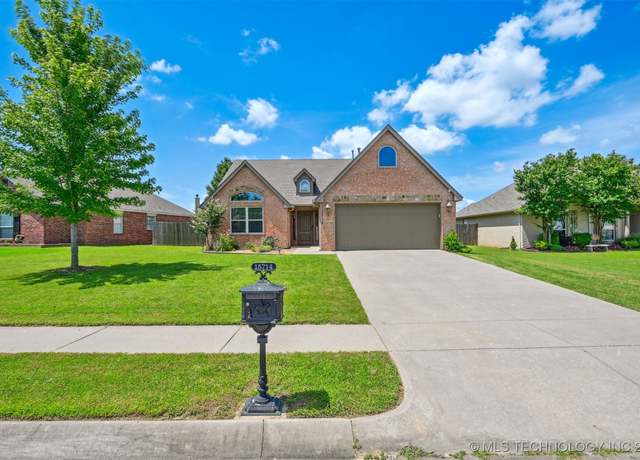 Property at 15714 S Birch Ave, Glenpool, OK 74033, 3 beds, 2 baths