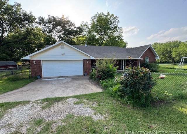 Property at 19733 Johnson Ave, Purcell, OK 73080, 3 beds, 2 baths