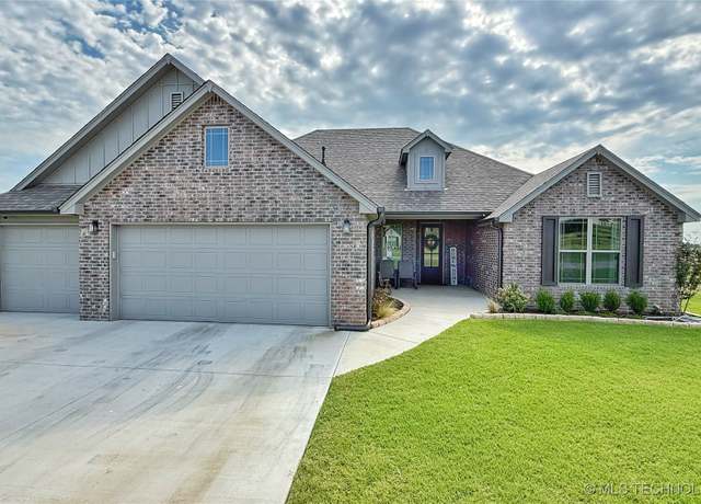 Property at 13969 N 54th EastAvenue, Collinsville, OK 74021, 4 beds, 2 baths