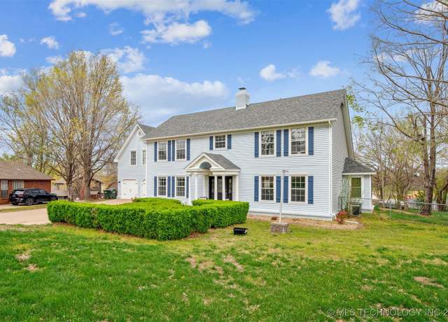 Property at 3106 W Berwick St, Claremore, OK 74017, 3 beds, 3.5 baths